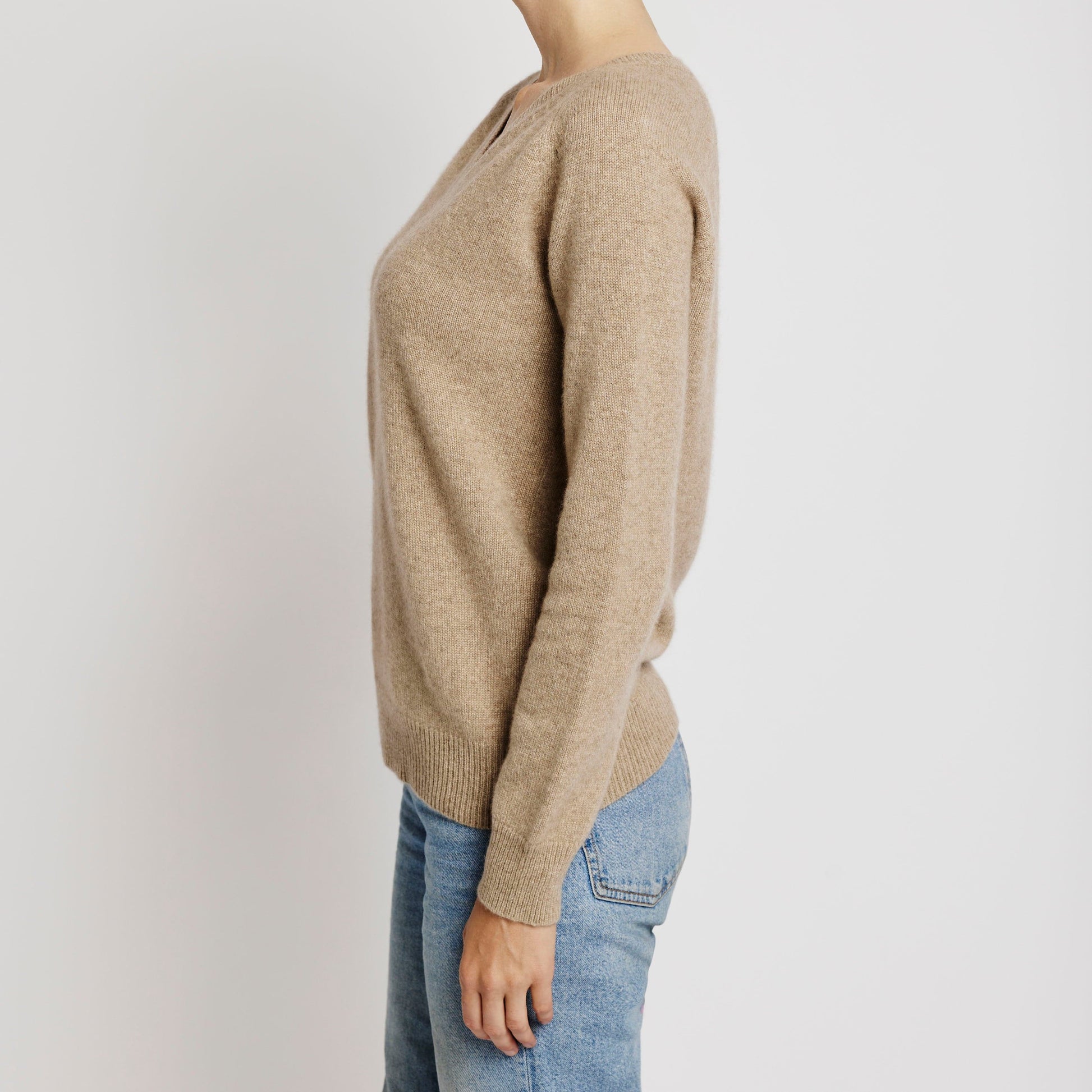 Alabaste Boyfriend V-Neck Cashmere Sweater in Natural Brown