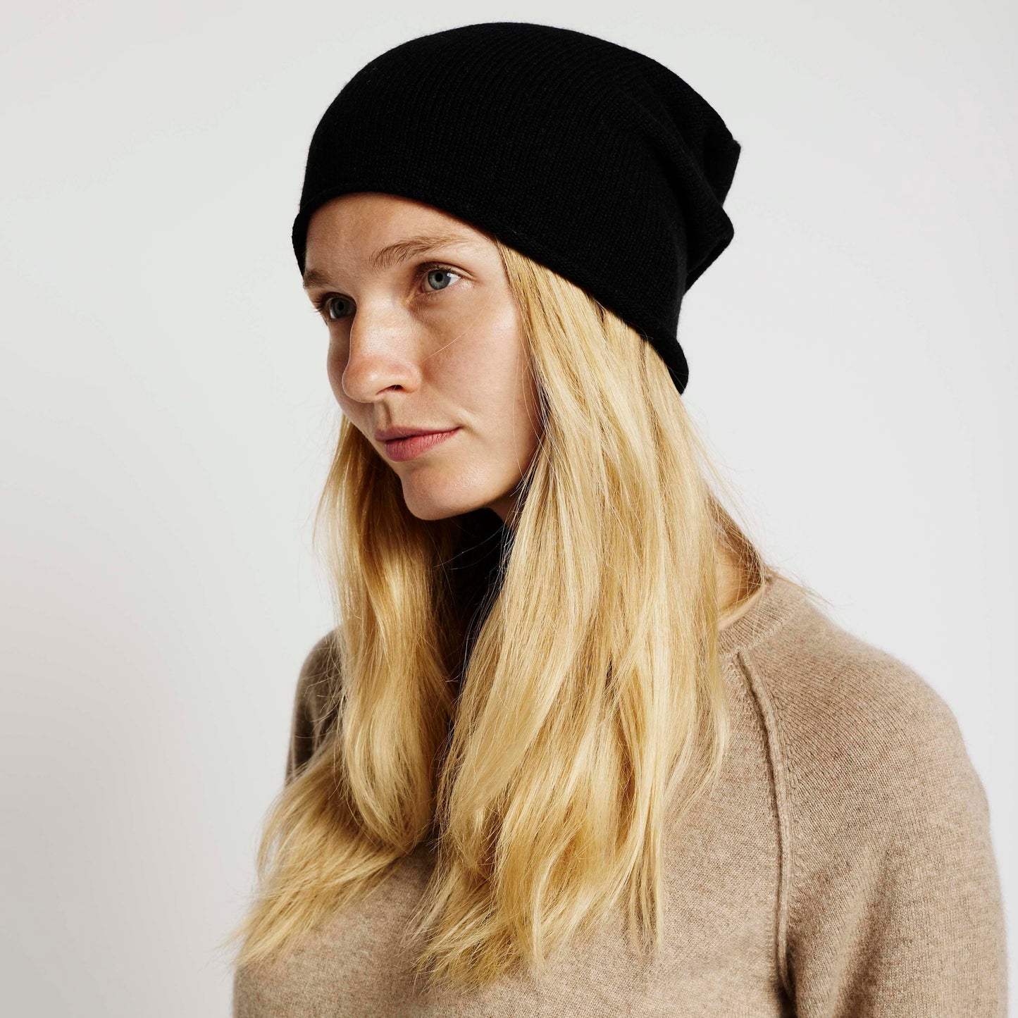 Alabaste Sky at Night Stroke Me Beanie – Black