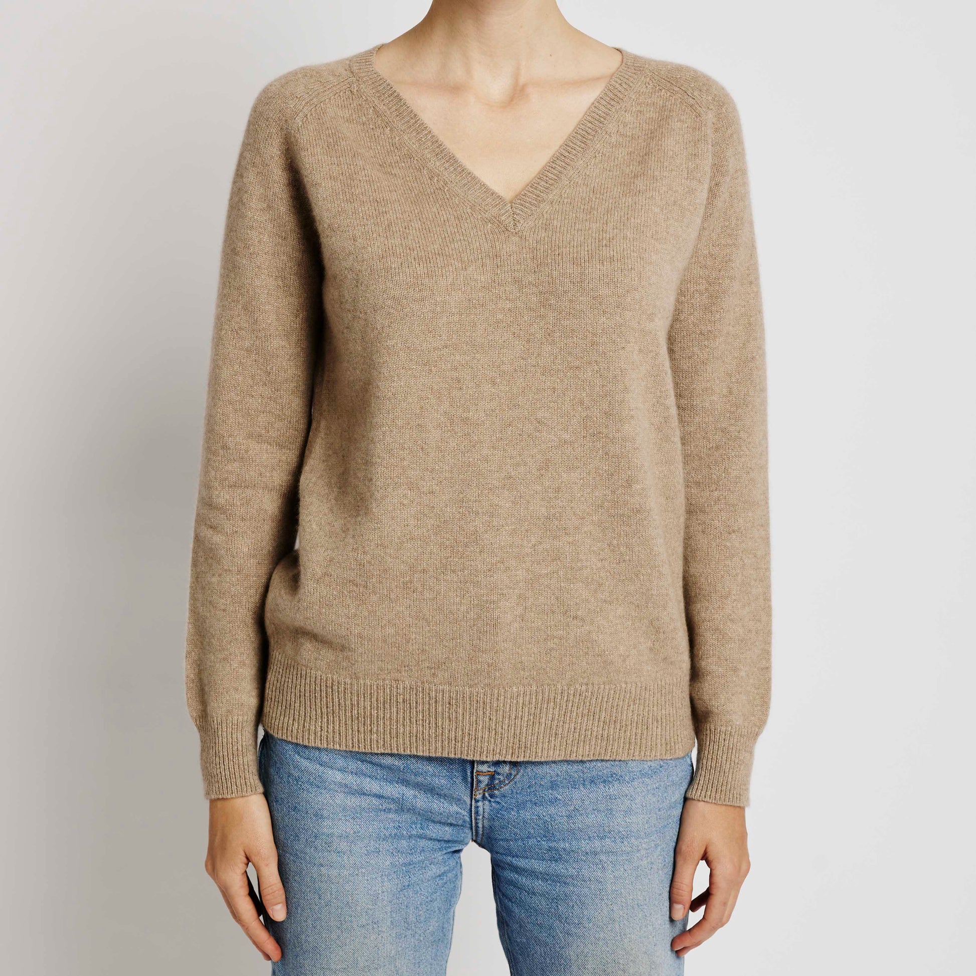 Alabaste Boyfriend V-Neck Cashmere Sweater in Natural Brown