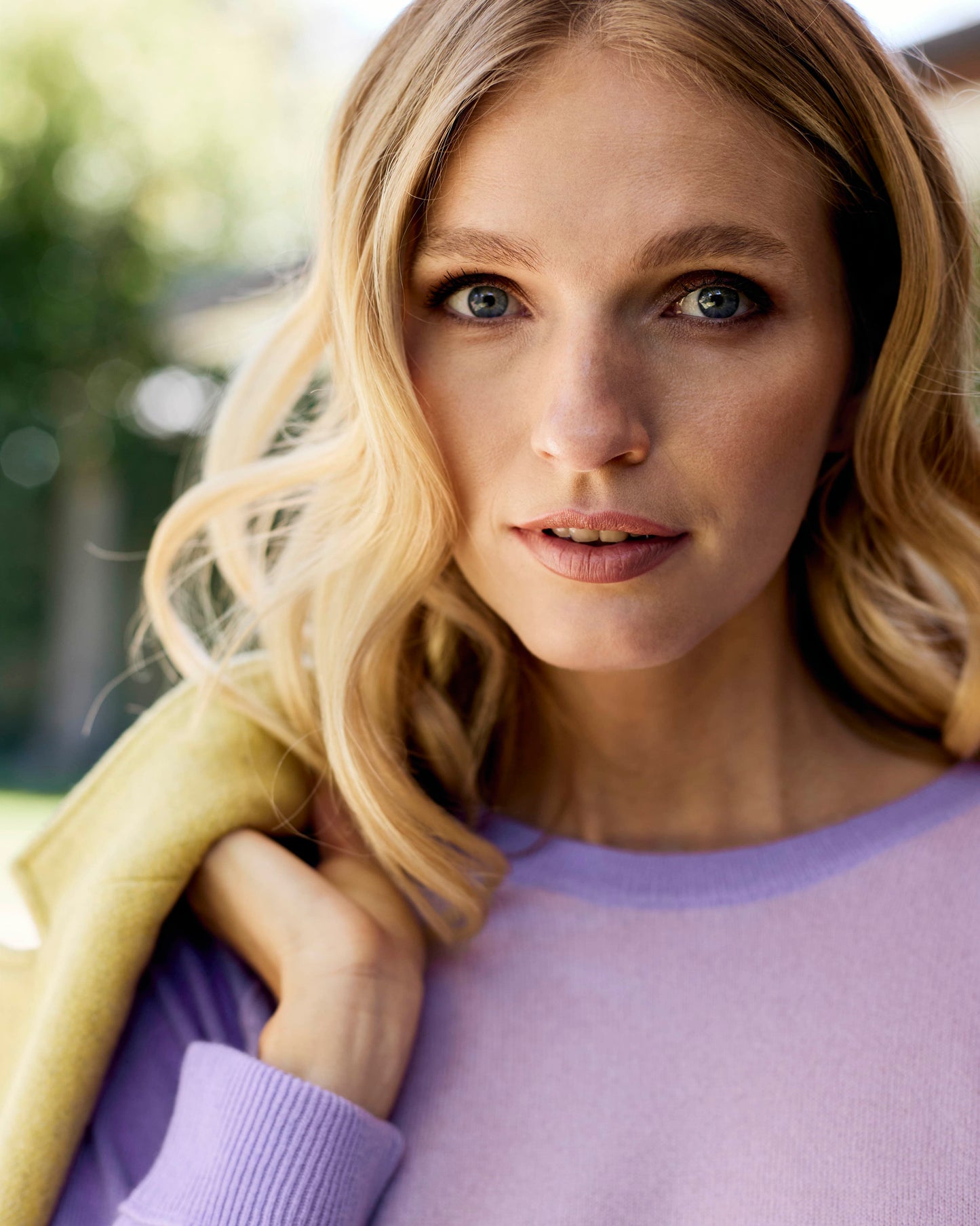 Alabaste-UK Sweatshirt L / Lilacs Le Sweatshirt
